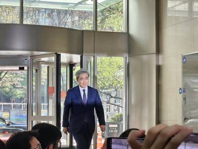 신현송 한은 총재 후보자 첫 출근길 “환율 높지만 달러 유동성 양호”