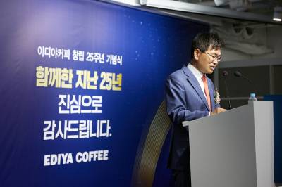 문창기 이디야커피 회장 "세계 속 K-커피 알리는 브랜드 도약"