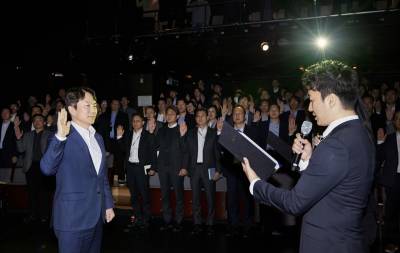 KB손보, '소비자서비스헌장' 선포...구본욱 사장 "단순 외침 아닌 우리 행동 바꿀 기준"