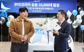 BYD코리아, ‘천하제빵’ 최연소 참가자에 씨라이언7 전달