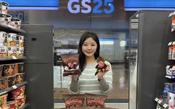 만들면 완판된다...GS25, '몬치치' 팝콘 등 협업 상품 확대