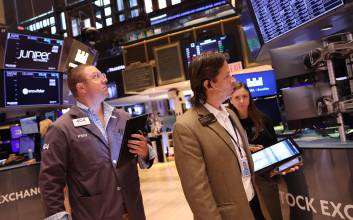 '테슬라·엔비디아'는 팔고 '루멘텀·ARM' 샀다…나스닥 선방 비결