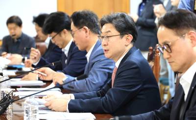 은행·보험 규제 풀어 ‘잠자는 돈 99조’ 돌게 한다…투자 실패 책임은 금융권에?