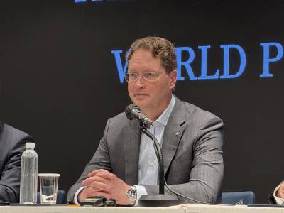 韓 공들이는 벤츠, 독일 본사까지 나섰다 ①