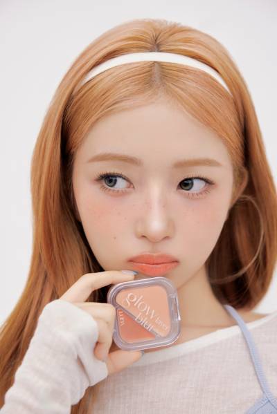 ‘속광+블러 한 번에’..루나, SS 치크 신색으로 봄 메이크업 공략
