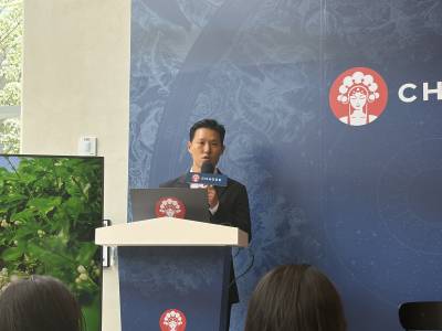 ‘럭키비키’ 中 밀크티 한국 상륙…“장원영 라방, 광고 절대 아냐” 