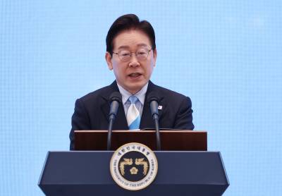  李대통령 "법정 허용치 넘는 불법대부 무효…안 갚아도 무방"