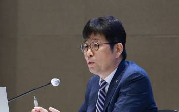 ‘금리 인상’ 깜박이 켠 한은… 1분기 깜짝 성장에 기류 급변