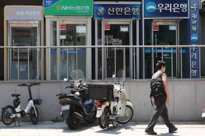 다시 커진 이자 공포…영끌족 울고 은행은 ‘표정관리’