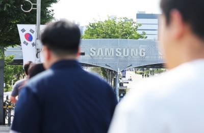 "결정사 점수도 폭등" 결혼시장서 변호사급 대접받는 '삼전·하이닉스'