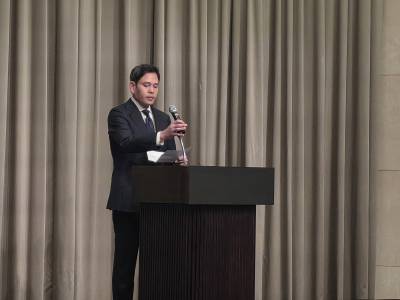  정용진 “어떤 변명도 하지 않겠다” 스타벅스 논란 사과