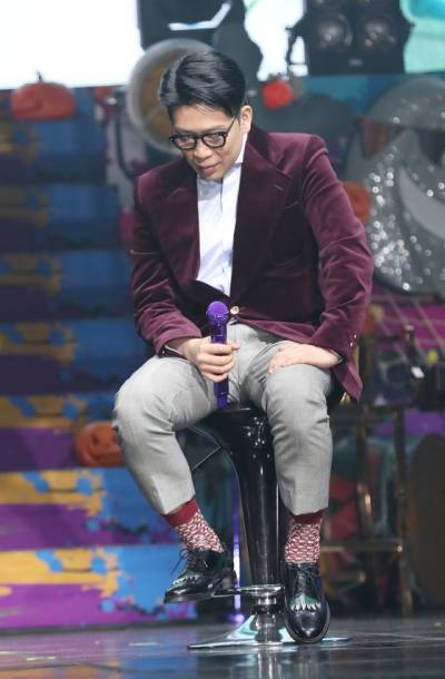 MC몽 히틀러 그림 논란에…손목 긋고 사진 올려