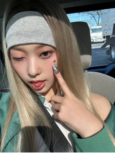 뉴진스, 미공개 사진 올라왔다…'전속계약 분쟁' 근황은