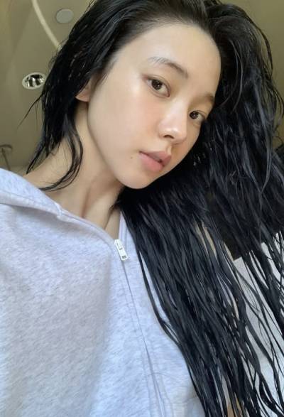 에스파 카리나, 민낯 드러내더니…긴 생머리에 청초미 뿜뿜