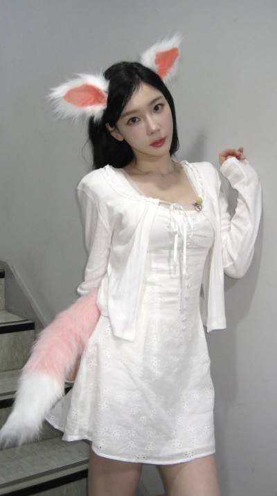 태연, 앙큼 비주얼에 날렵한 옆선…'앙큼하기도 하지'