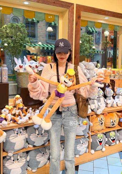 레드벨벳 조이, 11자 각선미 대폭발…"비율 미쳤다"