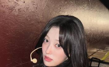 최리, 잘록한 허리·몽환적 눈빛…"어딜 보는 거야"