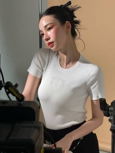 에스파 카리나, 올백 넘기고 도드라진 몸매…'빛나는 미모'