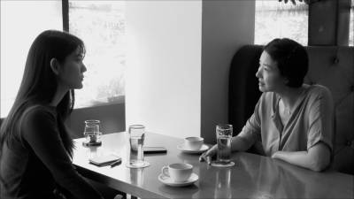 '22살 차이' 득남한 김민희, 홍상수 베를린行 동행할까