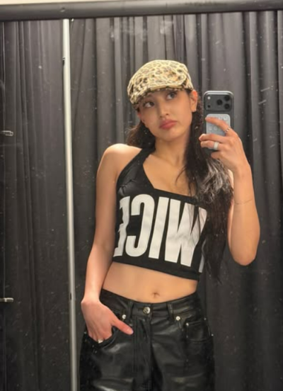 트와이스 지효, 훤히 드러낸 복근…호피무니도 장착 완료!