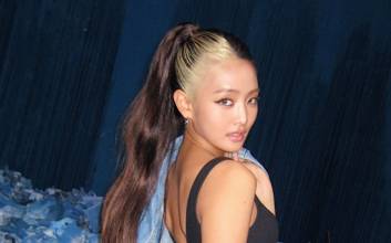 아이들 민니, 훤히 드러낸 등골…브라톱+잘록 허리 '건강미' 뿜뿜